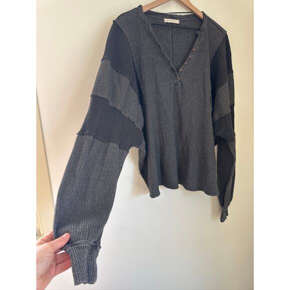 Free People Callisto Pierced Henley Oversized Top in Gray - Small - Picture 2 of 8